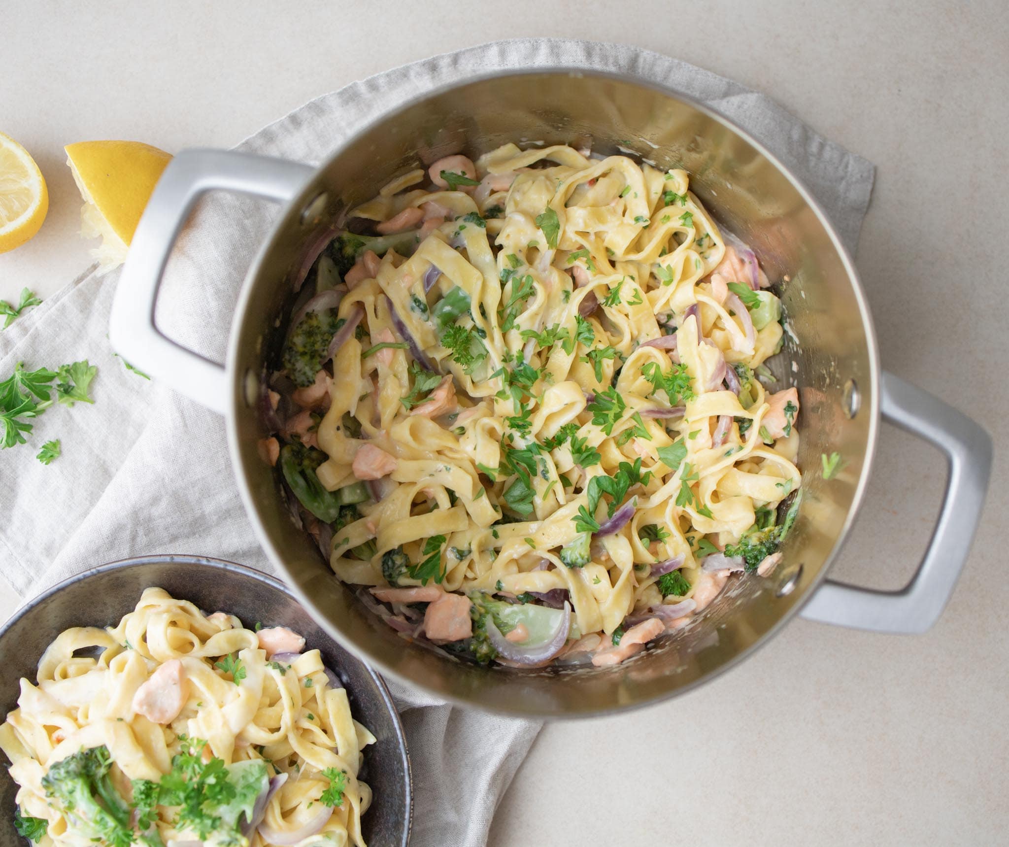 One Pot Pasta Med Laks Og Persille Nem Opskrift Mummum Dk