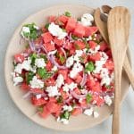 Salat med vandmelon, rødløg og feta