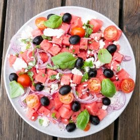 Salat med vandmelon og oliven