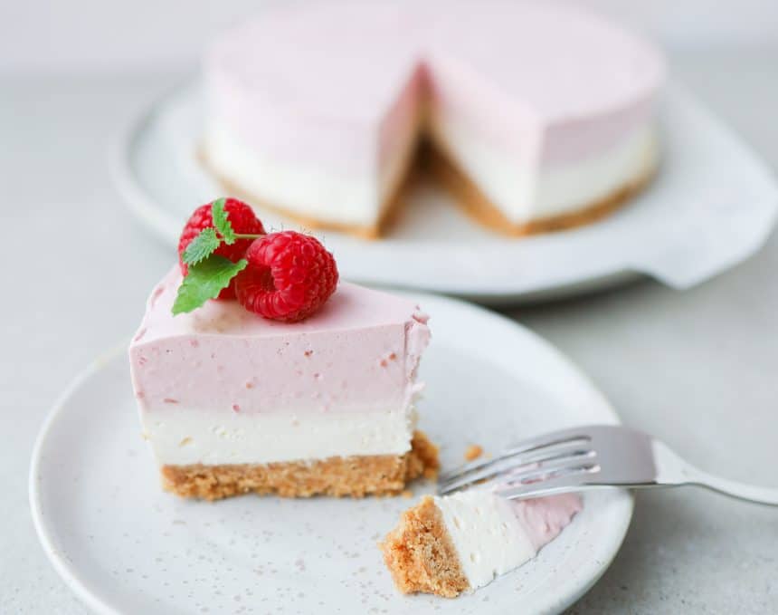 Todelt cheesecake med hindbær