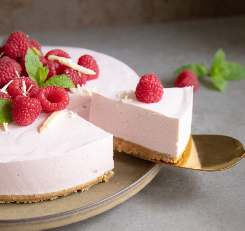 Hindbær cheesecake med hvid chokolade